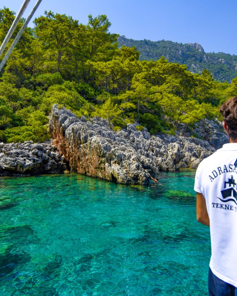 Adrasan’ın Turkuaz Suları: Neden Bu Kadar Berrak?