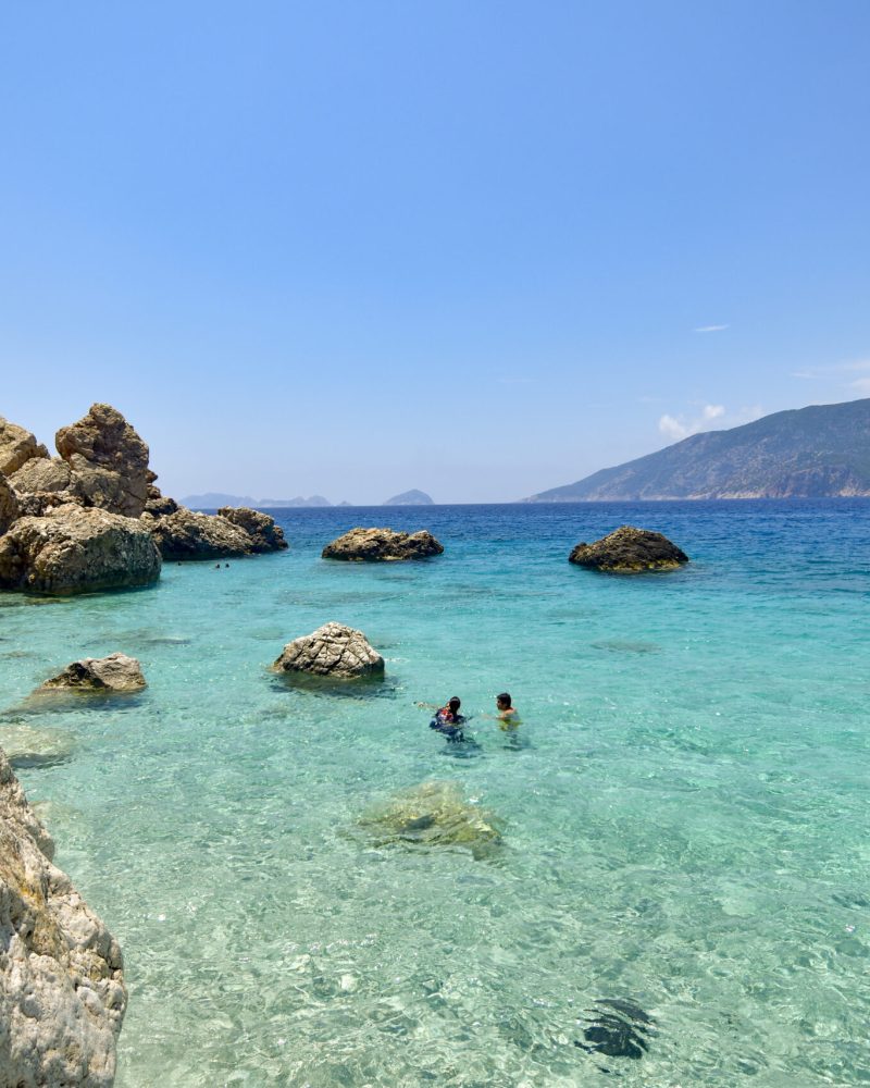 Tekne Turunda Ne Giymeli? Adrasan Deniz Günü Kıyafet Listesi
